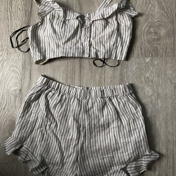 Forever 21 Other - Crop top and Shorts 🦋 Forever 21 Other - Crop top and Shorts 🦋